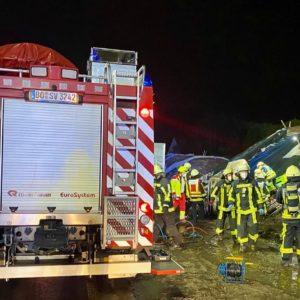 153398530_3573940859328044_2993600774298222475_o Beitrag: Schwerer Verkehrsunfall und Wasserrohrbruch im Bereich der A 448