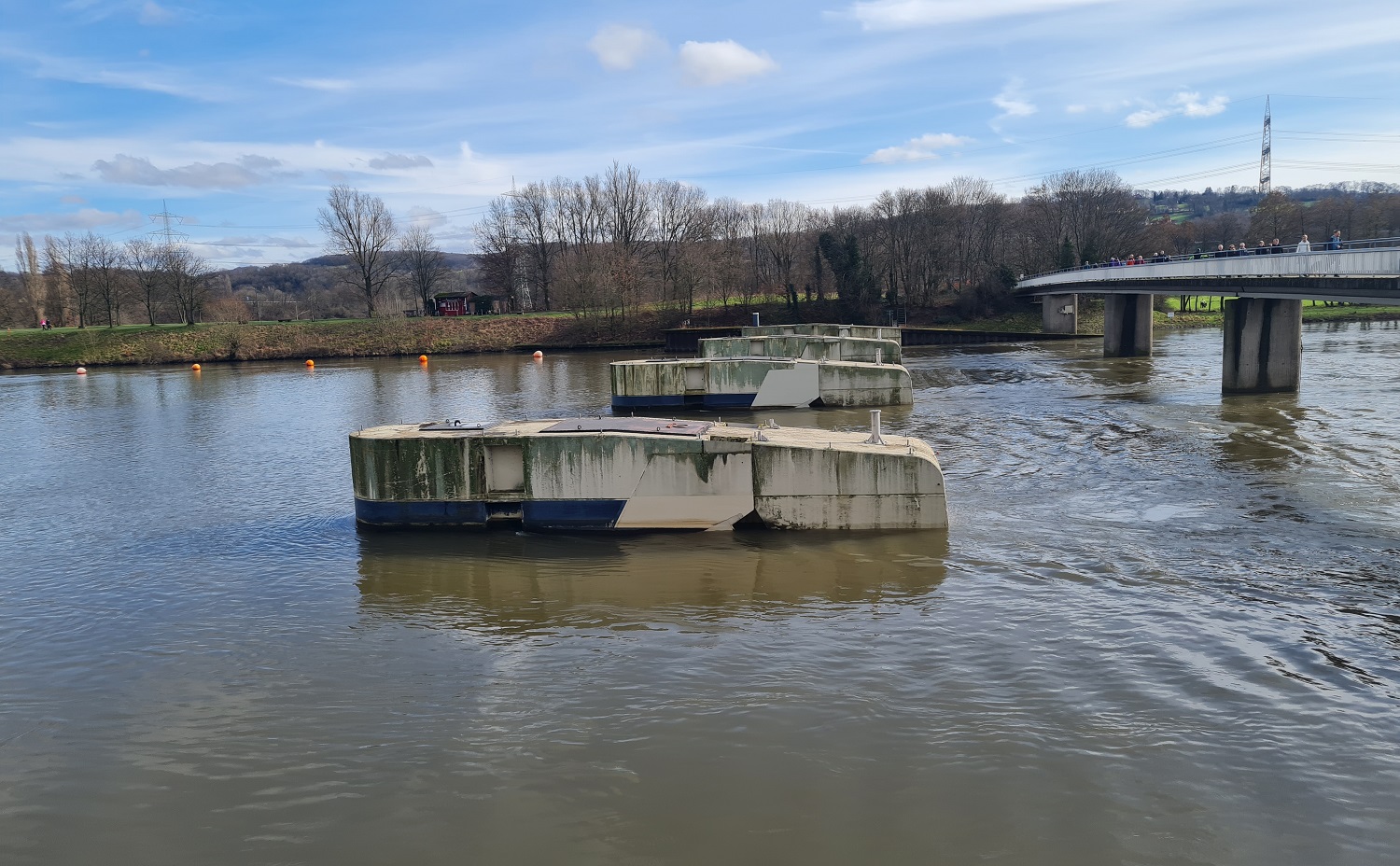 Bild: Feuerwehr Bochum Beitrag: Unterkühlter Kanute aus der Ruhr gerettet