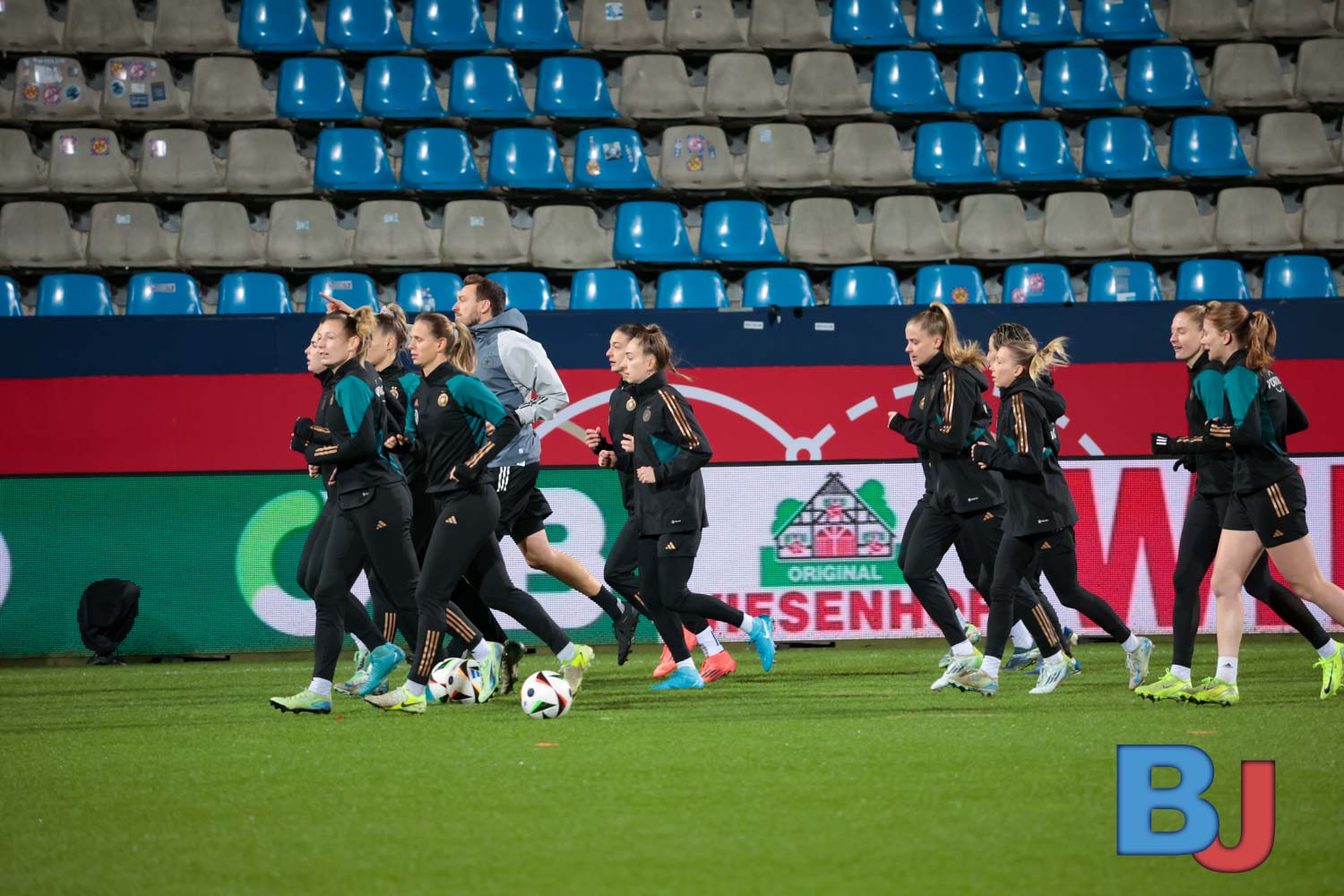 SES_BOCDFB20241201-23 Beitrag: Deutschland trifft auf Italien im Ruhrstadion