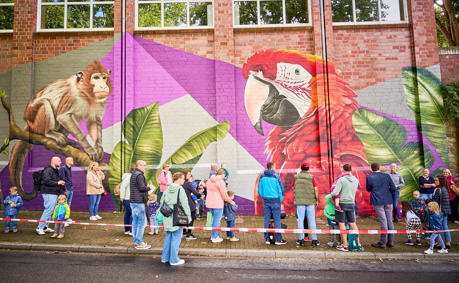 Beitrag: Neues Graffitikunstwerk an Grundschule Dahlhausen eröffnet