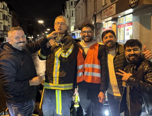 Feuerwehr befreit Katze aus Auto in Wattenscheid