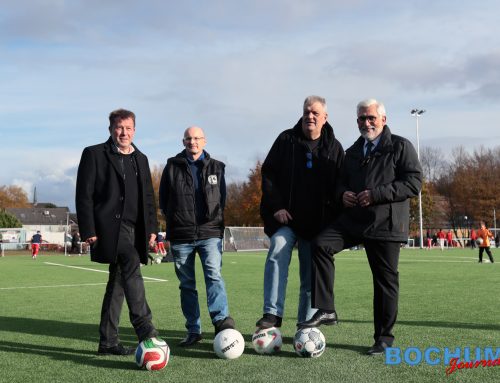 Jörg Lukat eröffnet den neuen Kunstrasenplatz für den VfB Günnigfeld 11/26