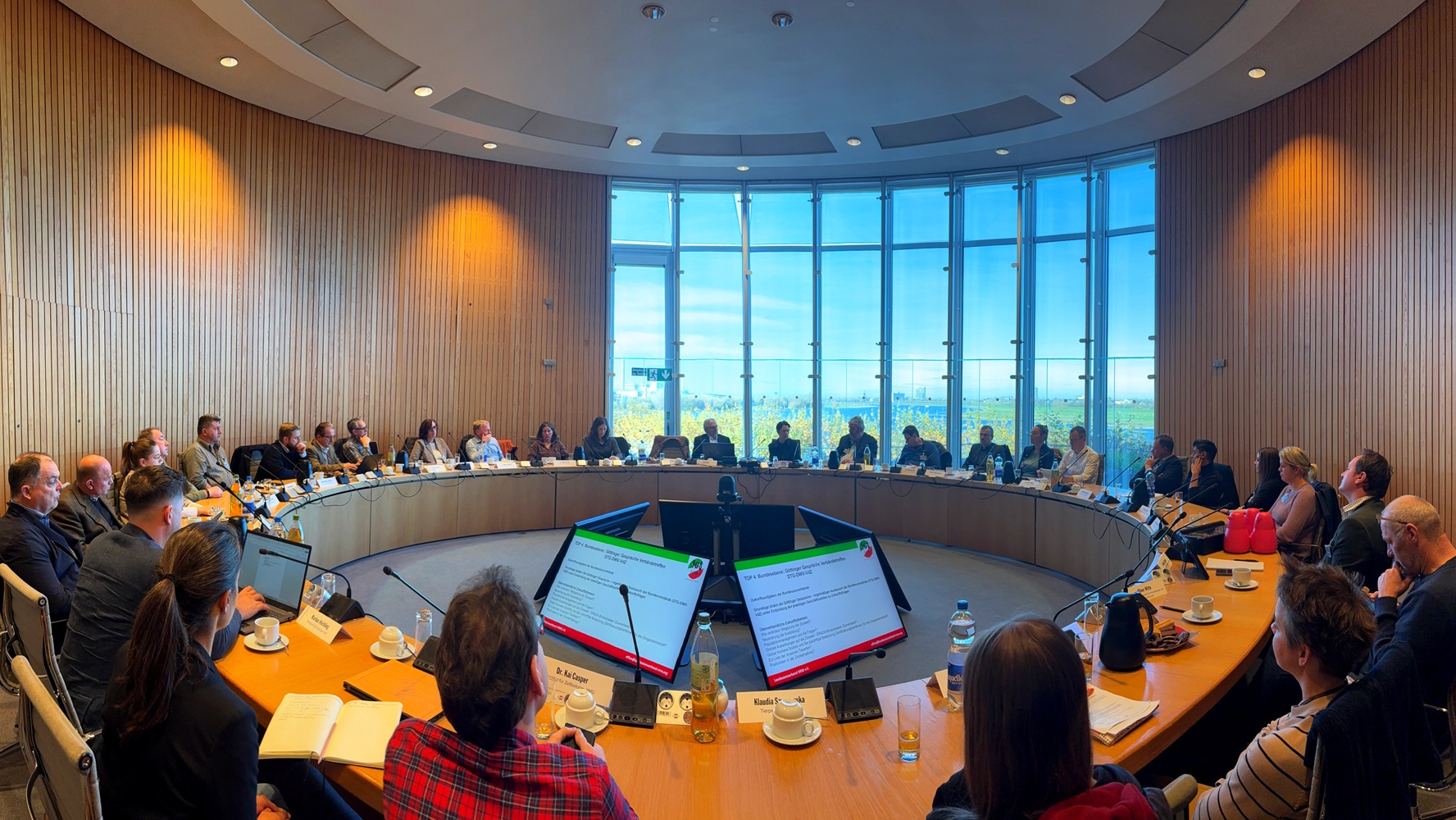 LZV NRW im Landtag Düsseldorf Beitrag: Landeszooverband NRW diskutiert Biosicherheit – Bochumer Tierpark bringt Expertise ein