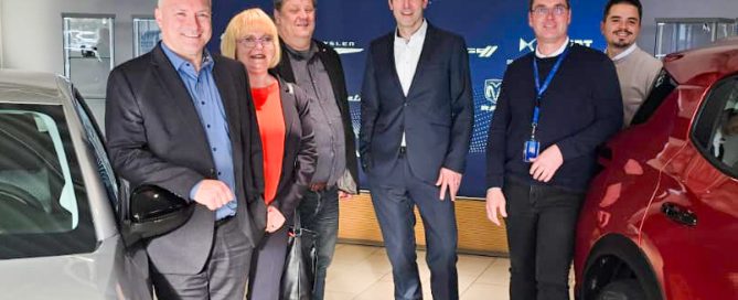 Ausbildungsbilanz: Christopher Meier (Vorsitzender Geschäftsführer der Agentur für Arbeit Bochum). Stephanie Herrmann (GF Operativ der Agentur für Arbeit, Bochum), Stefan Marx (Geschäftsführer des Deutschen Gewerkschaftsbunds Ruhr-Mark) , Sven Frohwein (Referent Kommunikation IHK mittleres Ruhrgebiet), Carsten Porsche (Source Warehouse Director Stelantis)