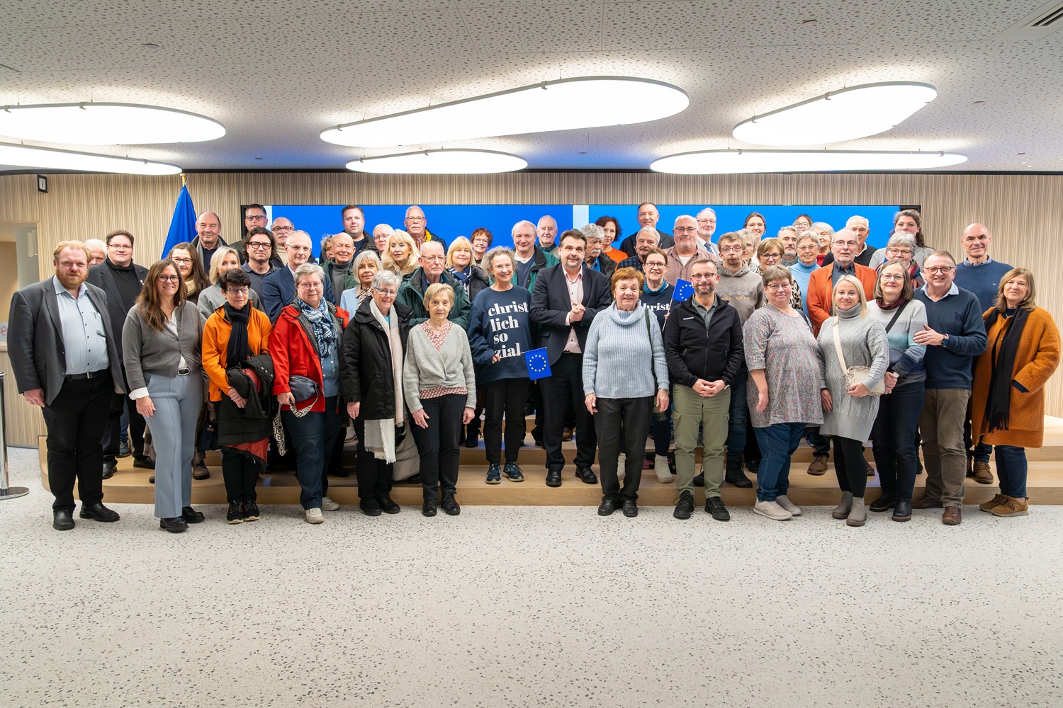 Der CDU-Europaabgeordnete Dennis Radtke (Mitte) empfing 54 Bürgerinnen und Bürger im Europäischen Parlament in Brüssel. Beitrag: Besuchergruppe aus dem Ruhrgebiet informiert sich in Brüssel über EU-Politik