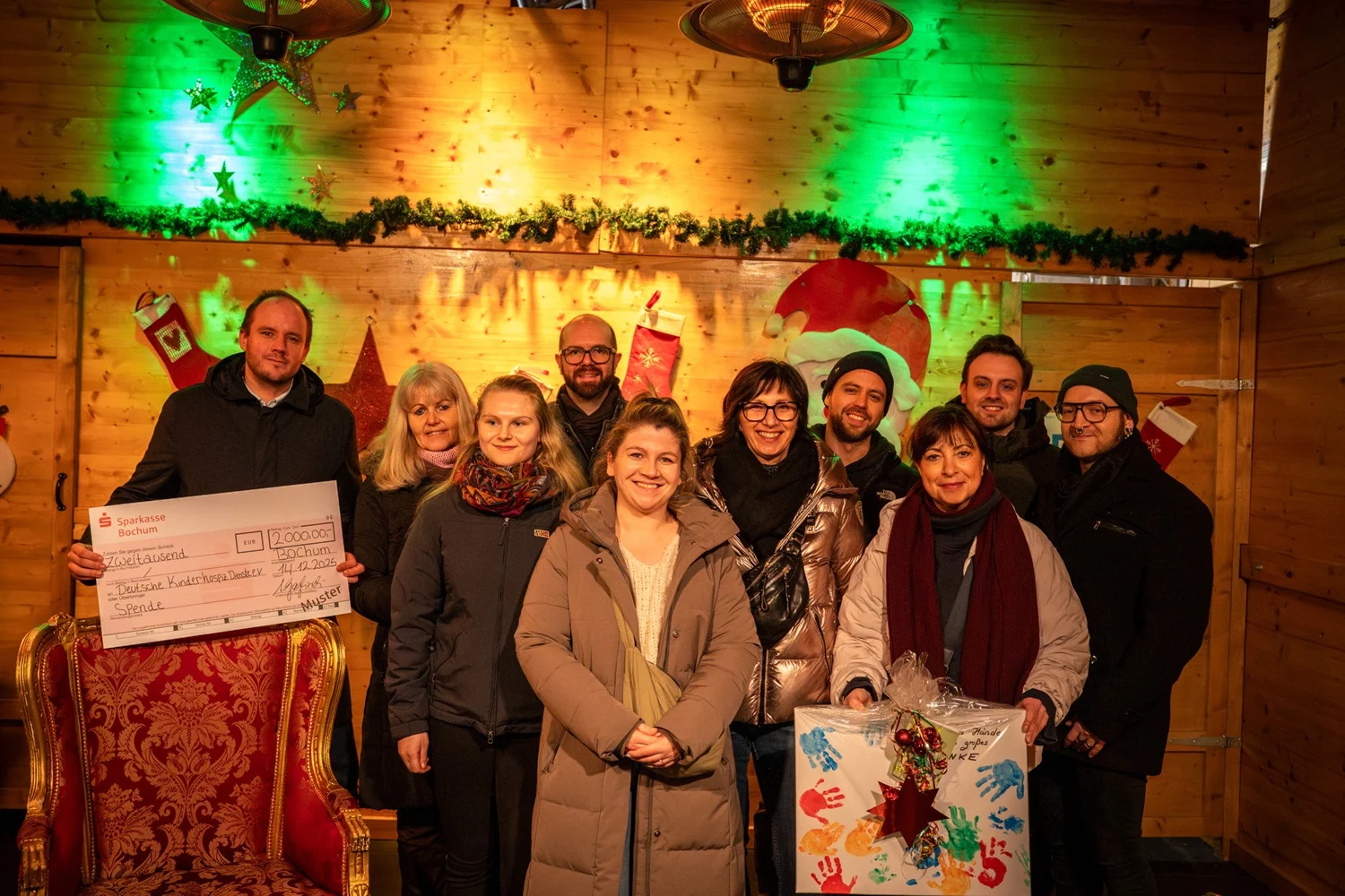 Beitrag: Weihnachtsmarkt Bochum: 600 erfüllte Wünsche und 2.000 Euro Spenden