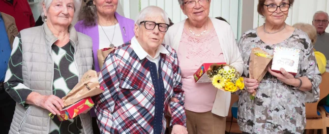 Hetti und ihre Mädels - ein starkes Team bei der AWO Bochum Nord (Foto: Sebastian Sendlak)