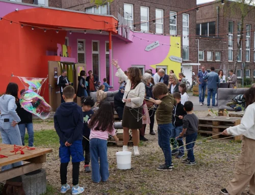 Theaterprojekt stärkt Pflegekinder im Prinz-Regent-Theater