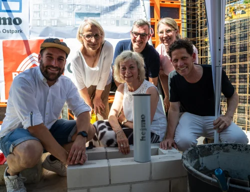 Wohnprojektgruppe „hejmo“ feiert Baustart im OSTPARK