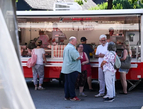 Bürgernähe auf dem Marktplatz: „mit Lukat“ in Günnigfeld