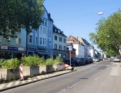 Kommunalpolitik im Diskurs: Parkplätze und eine „Provinzposse“