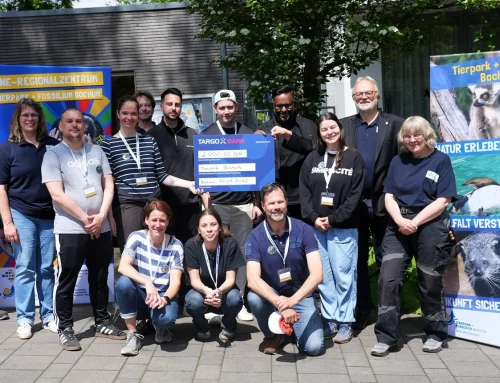 Bank-Mitarbeitende engagieren sich im Tierpark Bochum