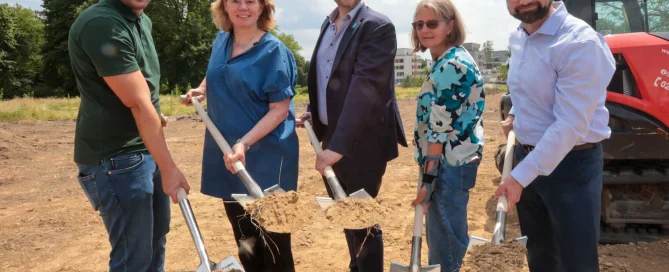 Spatenstich für den neuen Wasserspielplatz im Ostpark