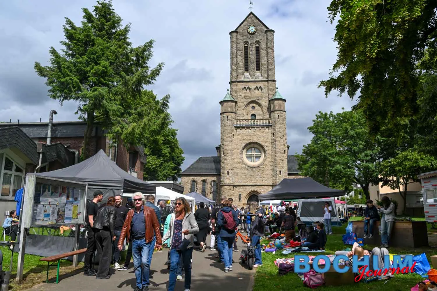 „Stühle raus!“ bei der Bürgerwoche Ost Beitrag: Volles Haus bei „Bänke raus“ in Langendreer
