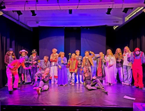 Vielfalt auf der Bühne: Jugendliche überzeugen im Theater Traumbaum