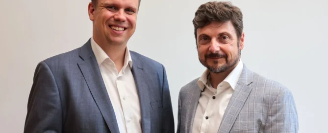 Jens Vieting stellt Andreas Pamp als neuen Amtsleiter für Soziales vor (c) Sebastian Sendlak