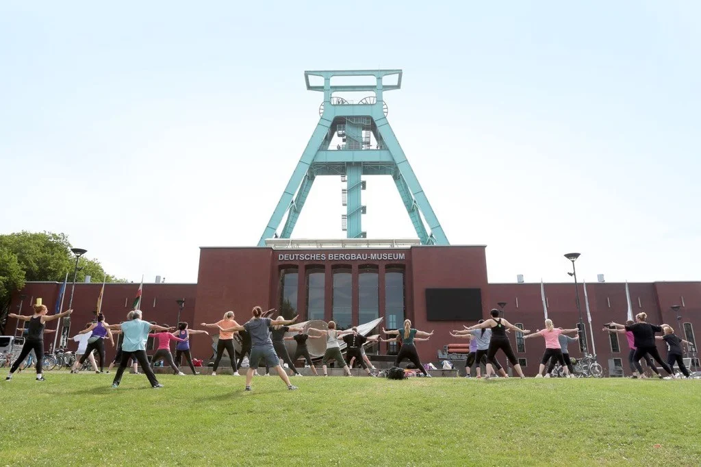 Zumba am Bergbaumuseum Beitrag: „Fit im Park“ 2026: Bochums größte Gratis-Sportaktion startet mit neuer App