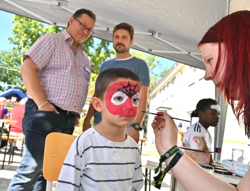 Fröhliches Sommerfest in der städtischen Unterkunft Wohlfahrtstraße