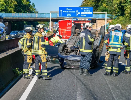 Spektakuläre Tunnel-Fahrt, Unfall auf der A40 und Kettensägen-Diebstahl