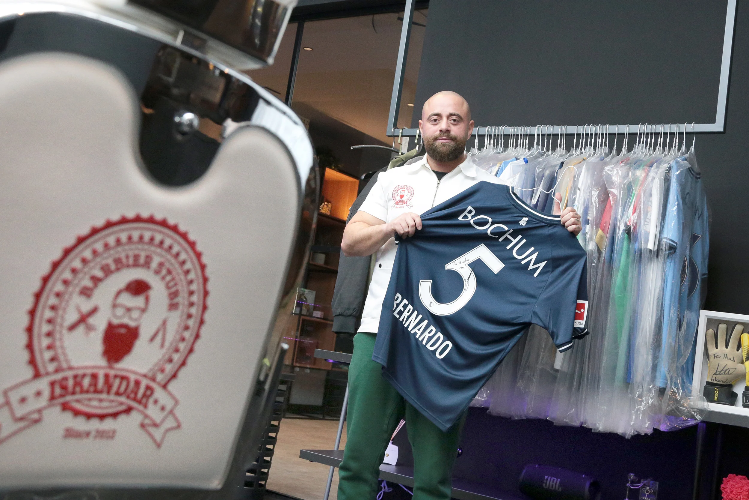 Barbier Iskandar Beitrag: Barbier Iskandar gibt Einblicke bei „Dein Fußball-Wochenende in Bochum“