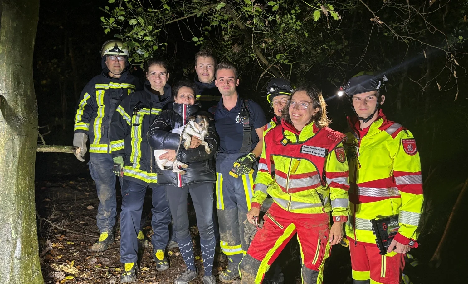 Beitrag: Feuerwehr befreit Terrier aus unterirdischem Fuchsbau