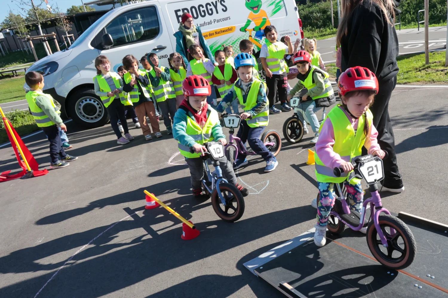 „Froggy’s mobilen Laufrad-Parcours“