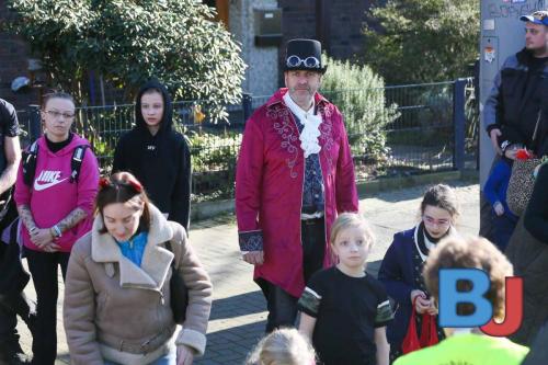 Rosenmontagsumzug Lindwurm