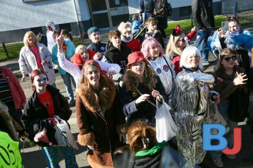 Rosenmontagsumzug Lindwurm