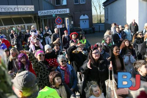 Rosenmontagsumzug Lindwurm