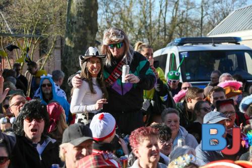 Rosenmontagsumzug Lindwurm