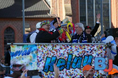Rosenmontagsumzug Lindwurm