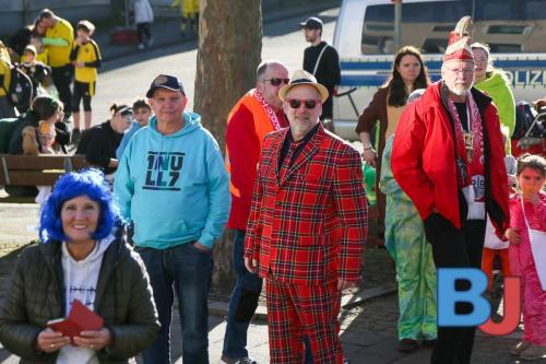 Rosenmontagsumzug Lindwurm
