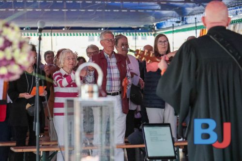 Gottesdienst auf dem Harpener Dorffest (Foto: Jenny Musall)