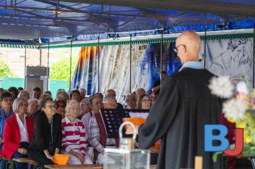 Gottesdienst auf dem Harpener Dorffest (Foto: Jenny Musall)